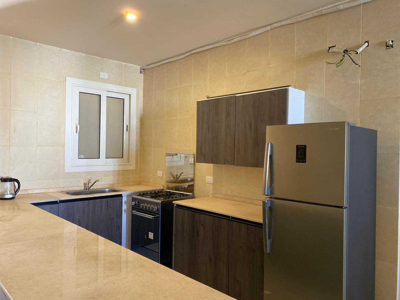 شالية رائع 4 غرف للبيع بقرية سي شيل الساحل الشمالي